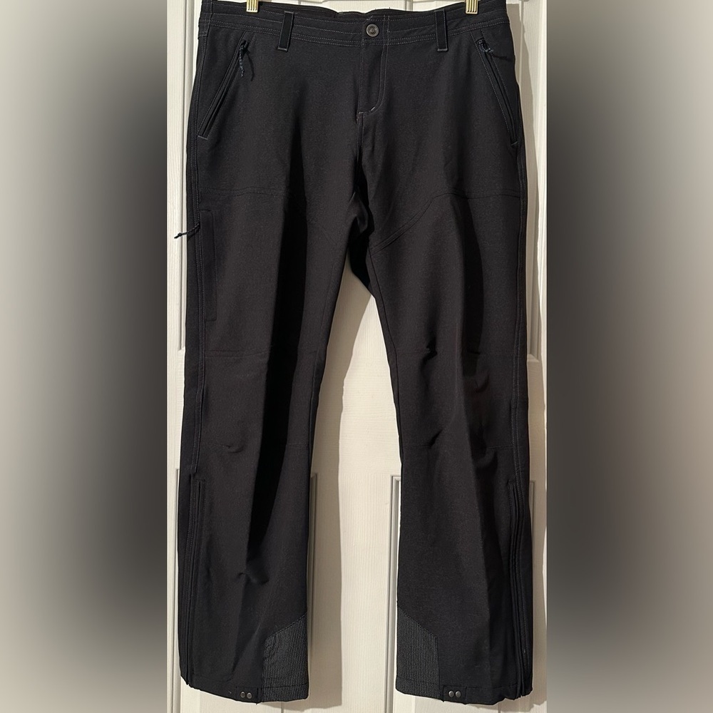 KUHL 14 SHORT Gorpcore Softshell Winter Hiking Pant Technical Alpine Zip Pocket